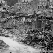 Die Ruinen von La Roche-en-Ardenne nach den Bombenangriffen