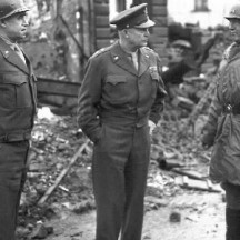 Générau Omar Bradley,  Dwight D. Eisenhower, Georges Patton 