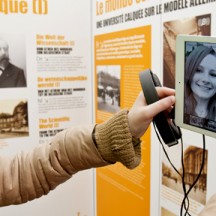 De tablettes permettent aux visiteurs l'interactivité