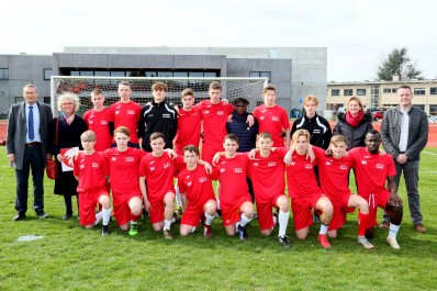 Equipe de l'IPES de Hesbaye pour le Championnat du monde interscolaire ISF de football en Serbie