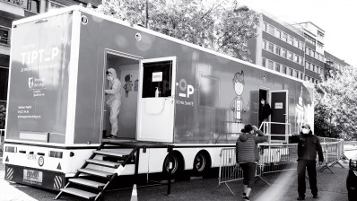 car transformé en centre de dépistage Covid-19