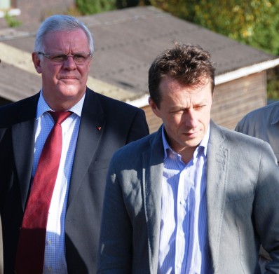 A gauche: Robert Meureau, Député provincial en charge de l’Agriculture; à droite: Carlo Di Antonio, Ministre wallon des Travaux publics, de l’Agriculture