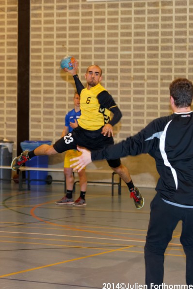 En handball masculin, grâce à sa victoire 22-18 contre HELMo, la HEPL récupère son titre abandonné en 2013