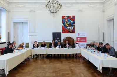 séance de travail entre le Collège provincial et le Collège communal à la Violette