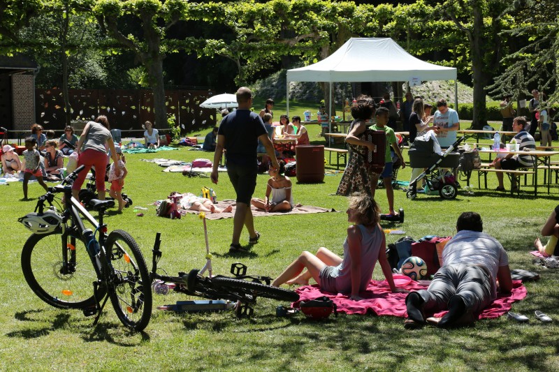 Picknick in de tuin © FTPL P. Fagnoul 