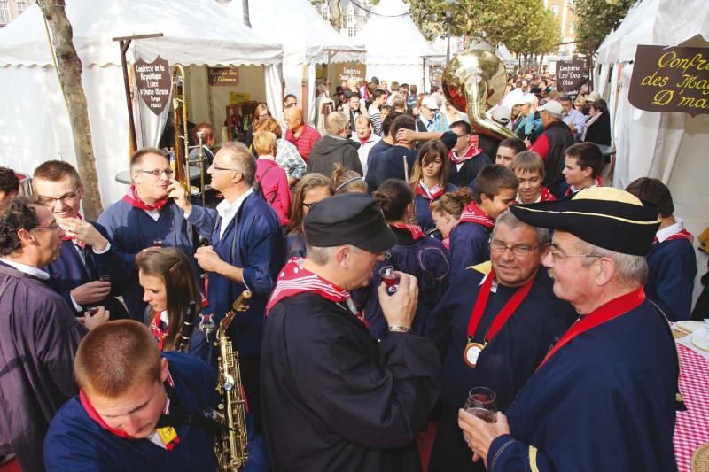 Le Village des Confréries aux Fêtes de Wallonie de Liège