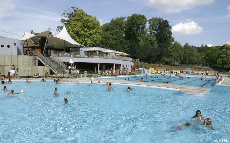La piscine en plein air du Domaine provincial de Wégimont en Province de Liège