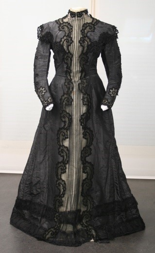 Robe restaurée, vue de face