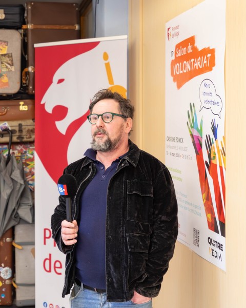 Le comédien Jean-Luc Couchard, Parrain de la 17e édition du Salon du Volontariat de la Province de Liège