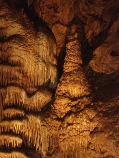 La Grotte de l'Abîme à Comblain-au-Pont (Photo par Rebexho  - CC BY-SA 3.0)